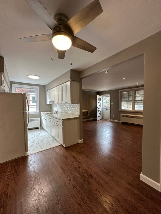 6155 N 11th St in Philadelphia, PA - Building Photo
