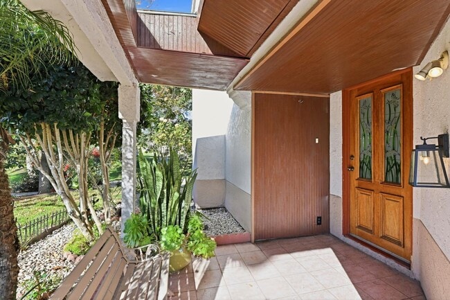 1767 Capistrano Glen in Escondido, CA - Building Photo - Building Photo