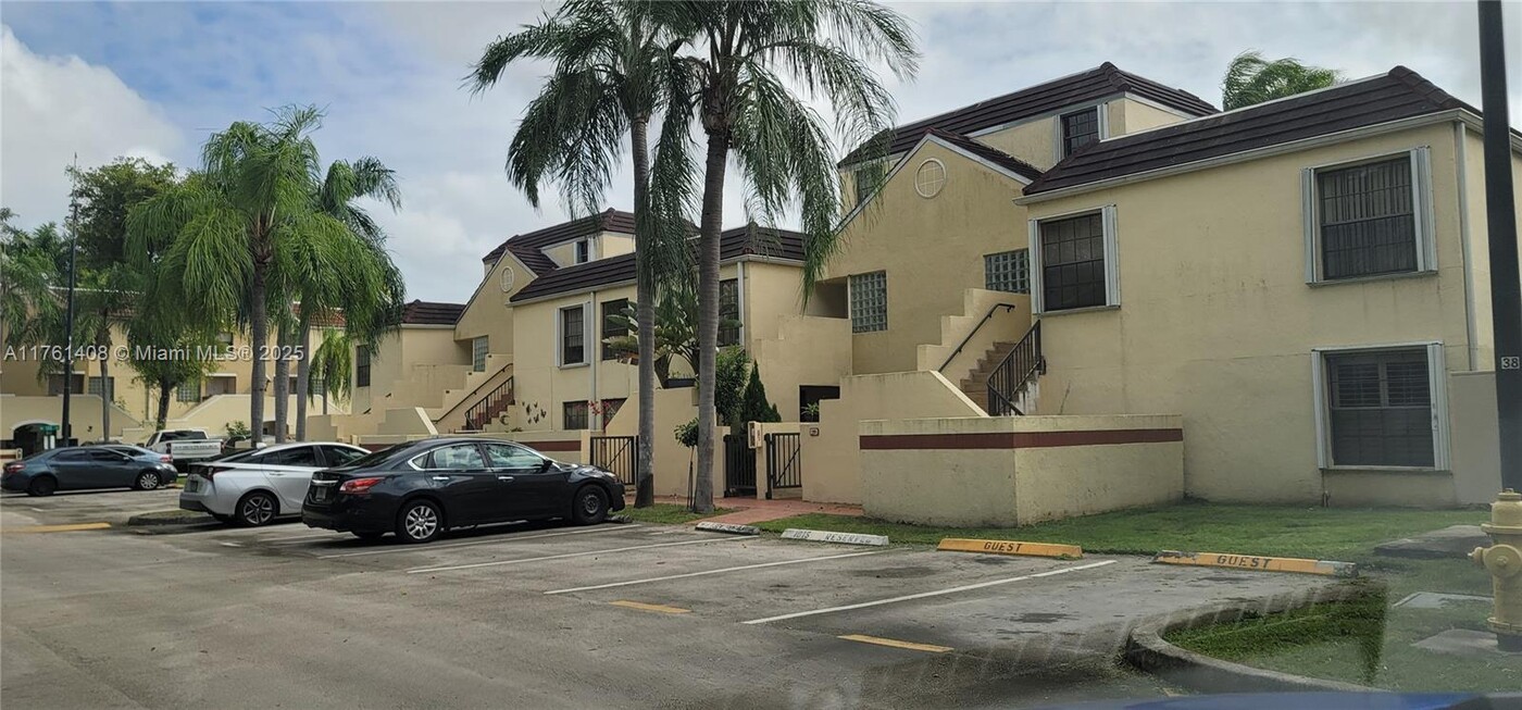 13012 SW 88th Terrace N in Miami, FL - Building Photo