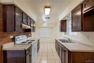 2900 N Cynthia St in McAllen, TX - Building Photo - Building Photo