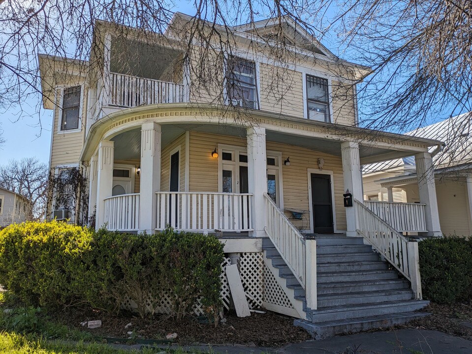 311 Mission St in San Antonio, TX - Building Photo