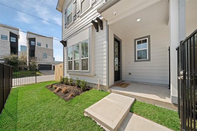 1305 Beachton St in Houston, TX - Building Photo - Building Photo