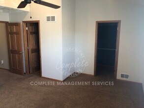 4334 Bulrush Blvd in Shakopee, MN - Building Photo - Building Photo