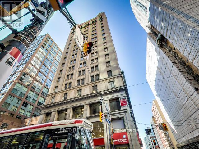1-921 King St W in Toronto, ON - Building Photo