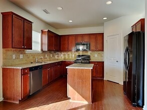 8112 Hovingham Way in Raleigh, NC - Foto de edificio - Building Photo