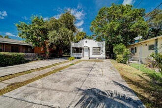 829 NW 56th St in Miami, FL - Building Photo - Building Photo