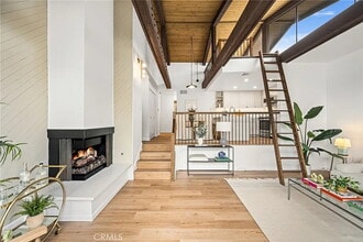 7309 Marina Pacifica Dr N in Long Beach, CA - Building Photo - Building Photo