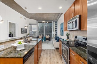 855 Peachtree St NE in Atlanta, GA - Building Photo - Building Photo