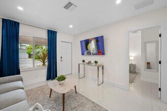 432 NE 14th Ave in Fort Lauderdale, FL - Building Photo - Building Photo