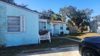 3 Byron Ellinor Dr in Ormond Beach, FL - Building Photo