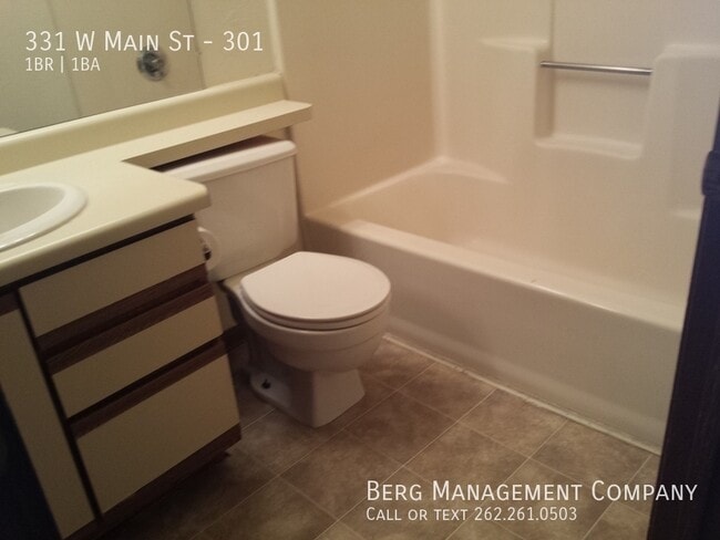 331 W Main St in Waukesha, WI - Building Photo - Building Photo