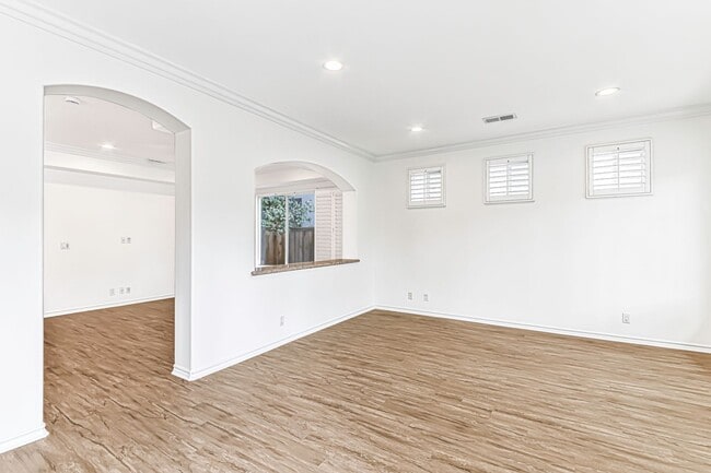 119 Granada Ave in Long Beach, CA - Foto de edificio - Building Photo