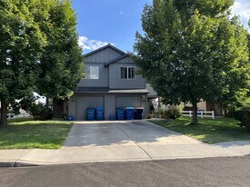 752 NE Larch Ave in Redmond, OR - Building Photo