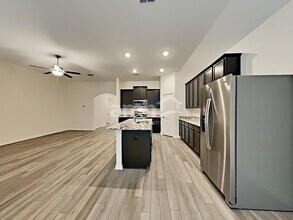 7933 Cactus Plum Dr in San Antonio, TX - Building Photo - Building Photo