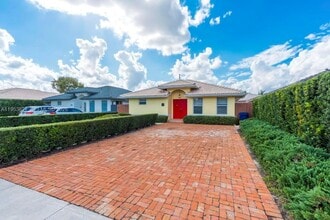 4370 SW 82nd Ave in Miami, FL - Building Photo - Building Photo