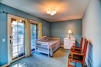 89 Pine St in Southampton, NY - Building Photo - Building Photo