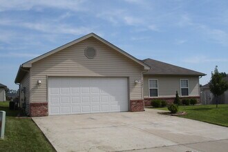 1701 Typhoon Dr in Columbia, MO - Building Photo - Building Photo