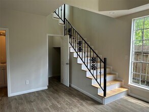 9619 Camrose Ct in Houston, TX - Building Photo - Building Photo