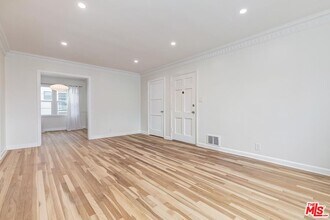 405-404 Shirley Pl in Beverly Hills, CA - Building Photo - Building Photo