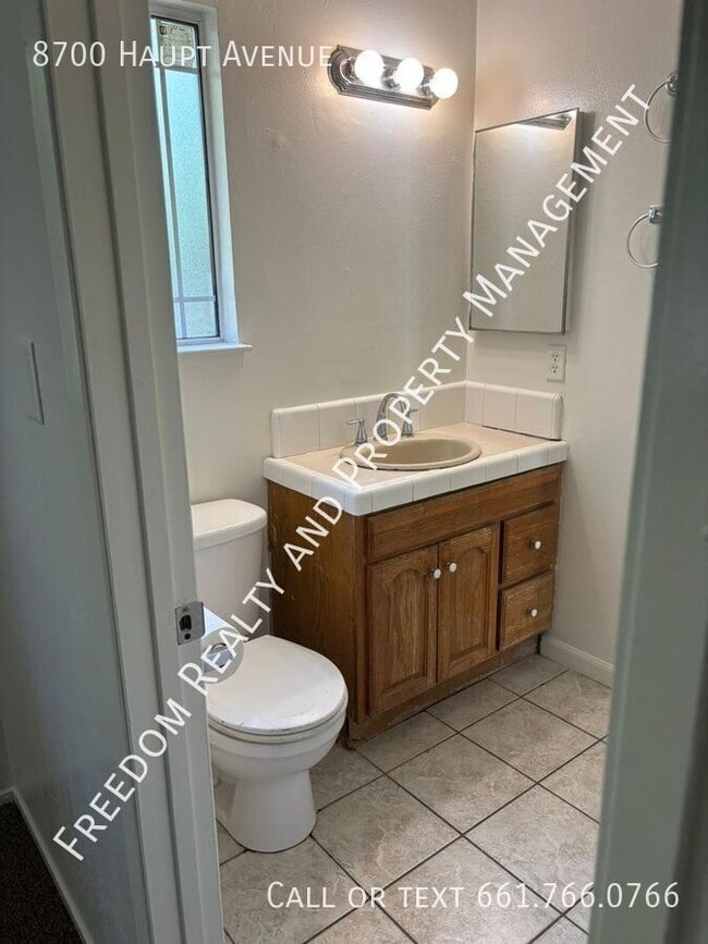 8700 Haupt Ave in Bakersfield, CA - Building Photo - Building Photo