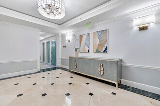 3350 SW 27th Ave, Unit 1803 in Miami, FL - Foto de edificio - Building Photo