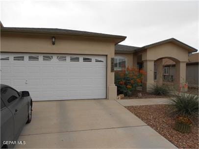 5429 Francisco Roque Dr in El Paso, TX - Foto de edificio - Building Photo