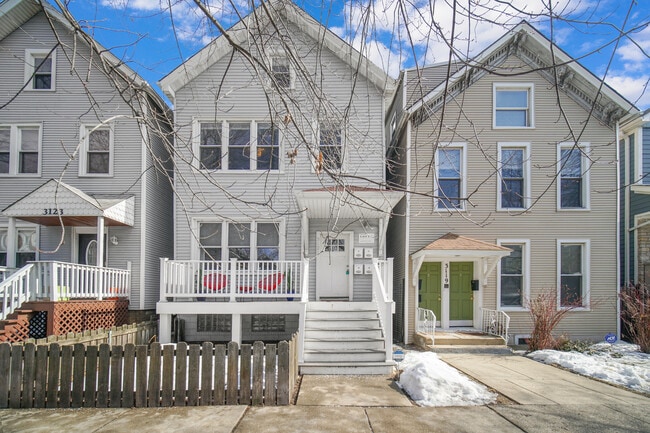 3121 N Southport Ave in Chicago, IL - Building Photo - Building Photo