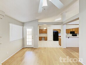 3561 E Sequoia Dr in Phoenix, AZ - Building Photo - Building Photo