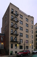 11 W 172nd St in Bronx, NY - Foto de edificio - Building Photo