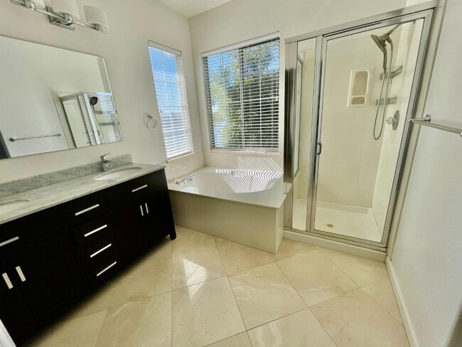 509 Breakwater Dr in Redwood City, CA - Building Photo - Building Photo