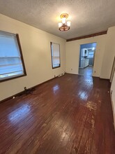 1351 N Jenison Ave, Unit 2S in Lansing, MI - Building Photo - Building Photo