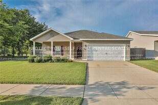 4400 W Serviceberry Dr in Fayetteville, AR - Building Photo