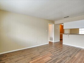 427 Hollyvale Dr in Houston, TX - Building Photo