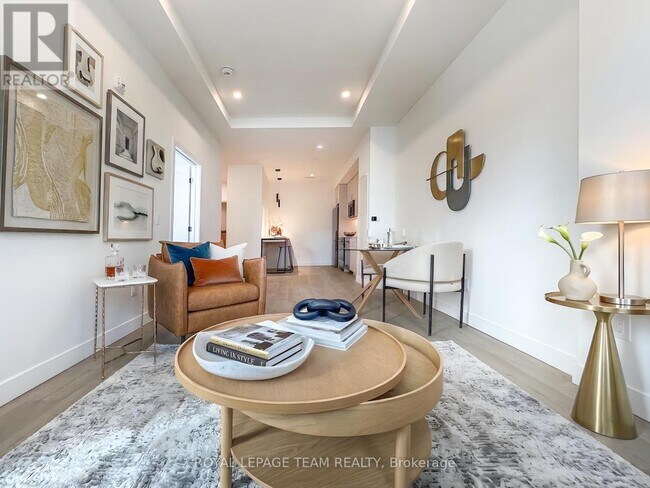 398 Roosevelt Ave in Ottawa, ON - Building Photo - Building Photo