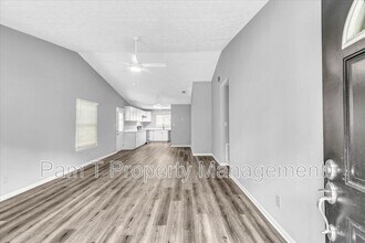 4 Base Dr in Savannah, GA - Building Photo - Building Photo