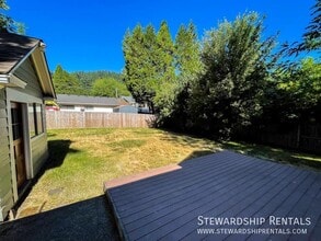 2334 Augusta St in Eugene, OR - Foto de edificio - Building Photo