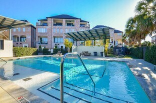 6125 Cottage Grove Lake Dr in Houston, TX - Building Photo