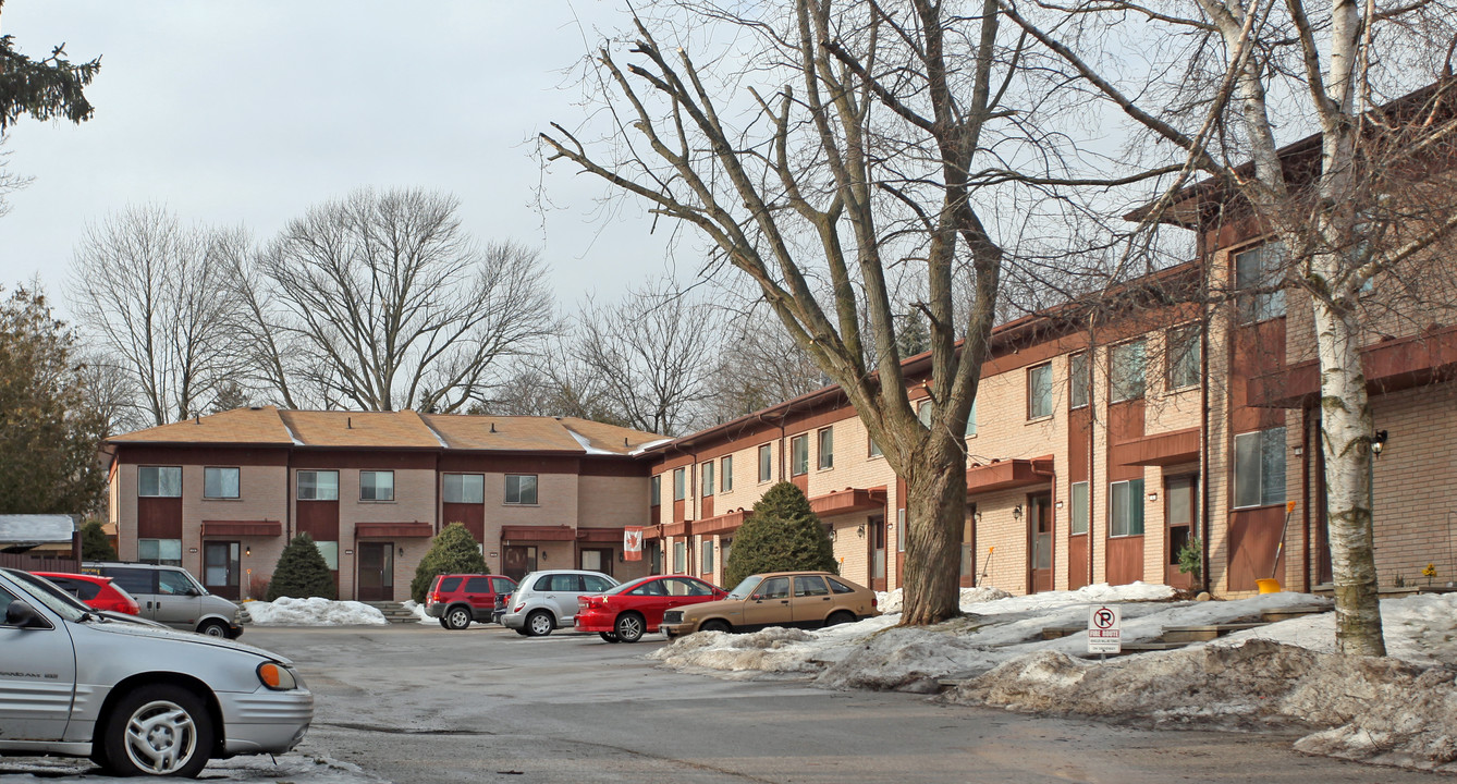 Liberty Court in Clarington, ON - Building Photo