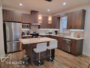 1015 Stockwell Ave in Kelowna, BC - Building Photo - Building Photo