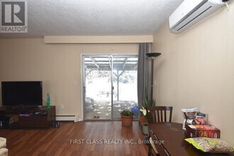 5373 Aurora Rd in Whitchurch-Stouffville, ON - Building Photo - Building Photo