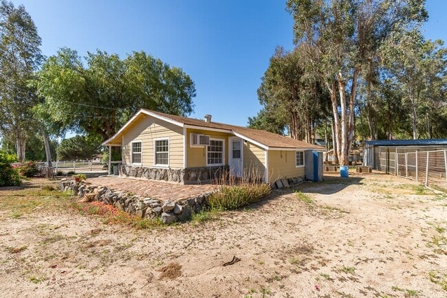 16960 Mockingbird Canyon Rd in Riverside, CA - Building Photo - Building Photo