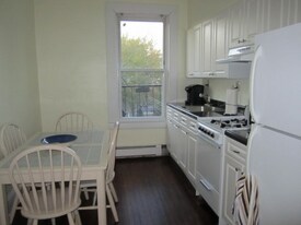 296 Pavonia Ave, Unit 2 in Jersey City, NJ - Building Photo