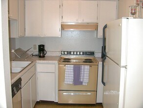 1222 Giles Rd in El Paso, TX - Building Photo - Building Photo