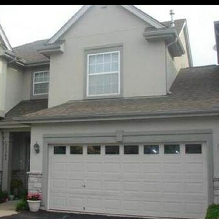 21163 W 118th Ter in Olathe, KS - Foto de edificio