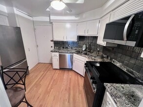 6033 N Sheridan Rd, Unit 8G in Chicago, IL - Building Photo - Building Photo
