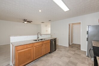 336 Parkview Manor Dr in Tucker, GA - Building Photo - Building Photo
