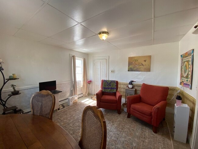 property at 40 W Broadway