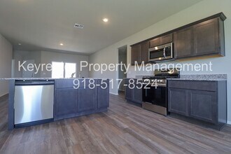 1407 E Honolulu Pl in Broken Arrow, OK - Building Photo - Building Photo