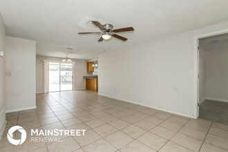 2202 Selkirk St in Valrico, FL - Building Photo - Building Photo