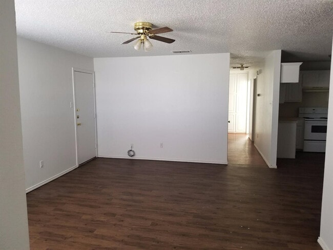 1909 S Loop 289 in Lubbock, TX - Building Photo - Building Photo